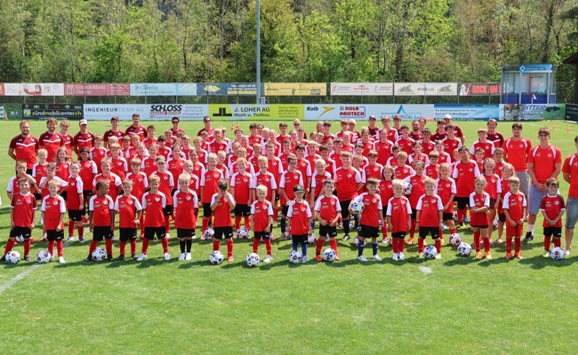 Nachwuchscamp mit Besuch von drei Vaduz-Profis begeistert 100 Kinder