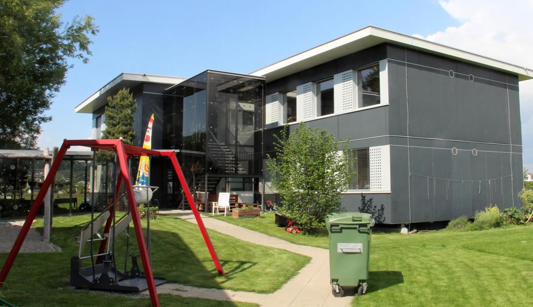 Heilpädagogische Schule Heerbrugg: Die Oberstufe wird seit fünf Jahren in diesen Containerbauten unterrichtet. Es gibt noch weitere solche Provisorien auf dem Areal.