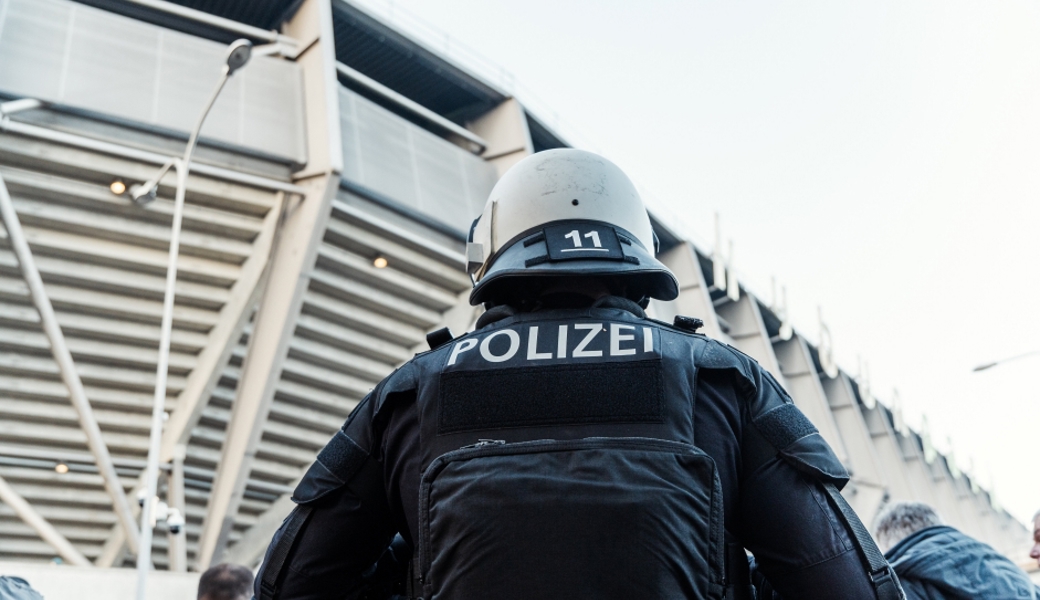 «Wiederkehrende Gewaltkultur» – Mitte-Kantonsrat Sandro Hess fordert härtere Gangart gegen FCSG-Chaoten