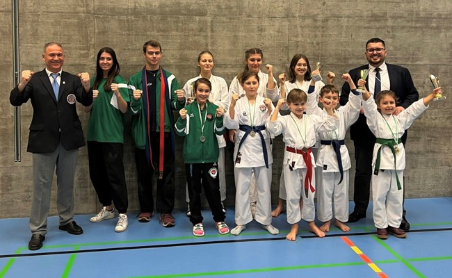 Viel Edelmetall für junge Rheintaler Karatekas