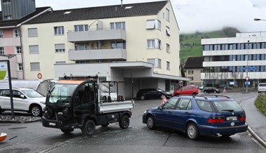 Lieferwagenfahrer bei Kollision mit 84-jährigem verletzt