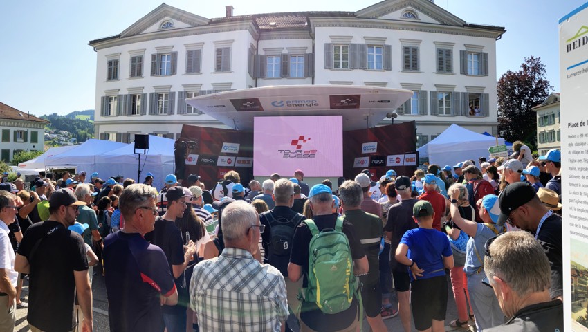 2-3000 Zuschauerinnen und Zuschauer erschienen in Heiden. 2-3000 Zuschauerinnen und Zuschauer erschienen in Heiden.