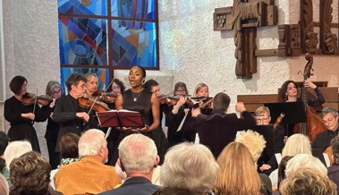 Ein Weltstar wird zur Göttin der Liebe: Jeanine De Bique verzaubert in Berneck