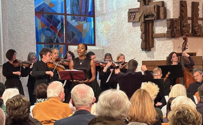 Ein Weltstar wird zur Göttin der Liebe: Jeanine De Bique verzaubert in Berneck
