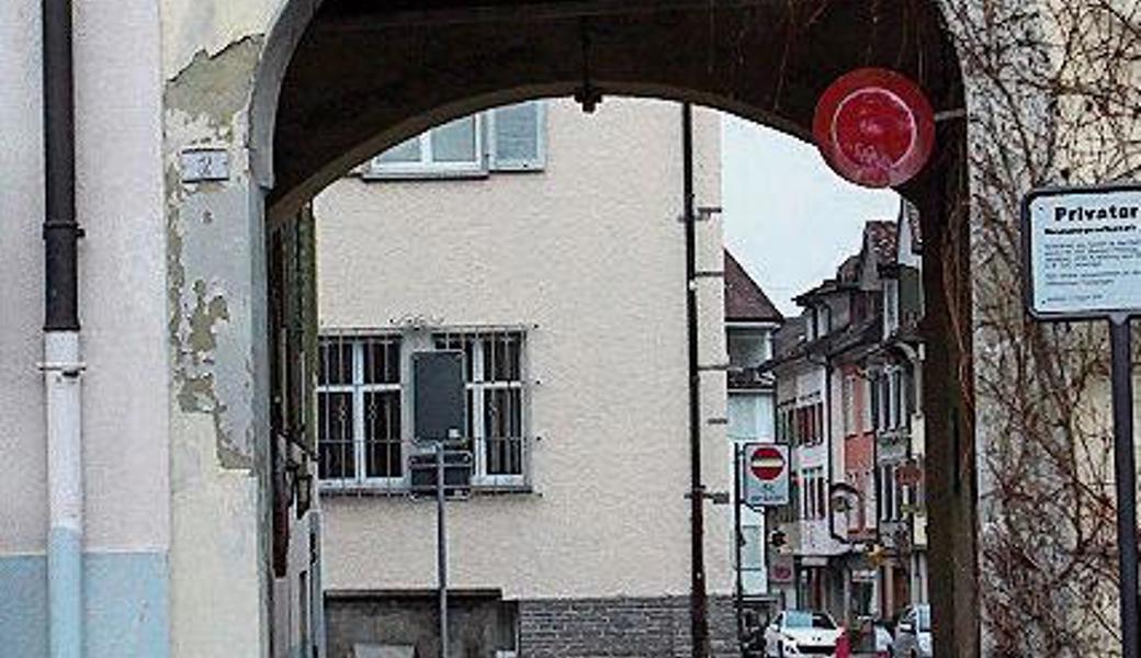 Das Tor, aus dem nun ein geschlossener Raum wird, verband Ober- mit Gerbergasse.
