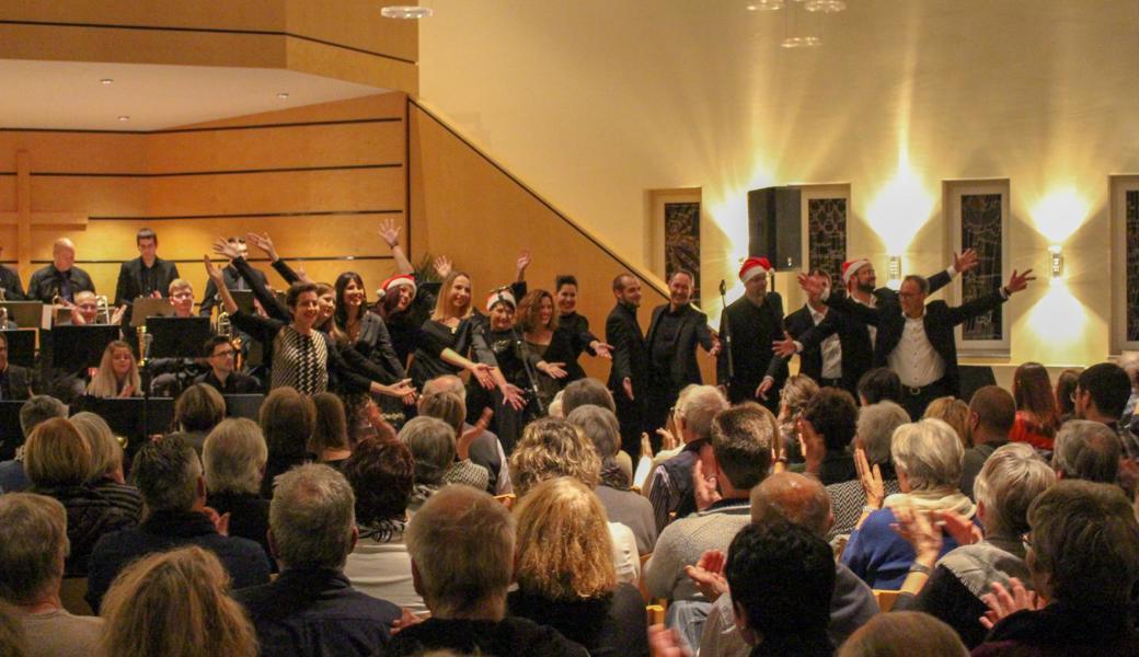 Schlusschoreo von euphonic nach der Zugabe "Jingle Bells".