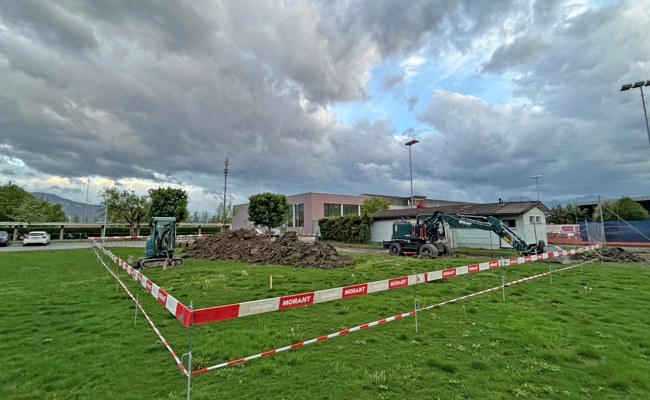 Hier wird ein Wunsch erfüllt: Gemeinde baut einen Soccer-Court für die Jugend