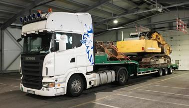 Kaputt und manipuliert: Lastwagen darf nicht weiter