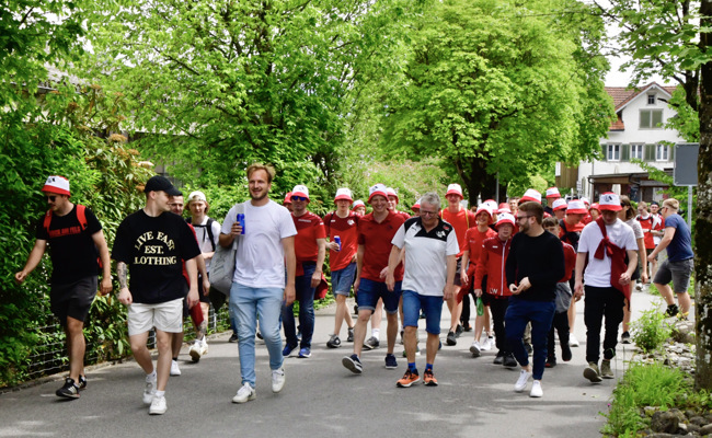 Montlingen-Fans gingen zu Fuss ans Derby auf die Gesa