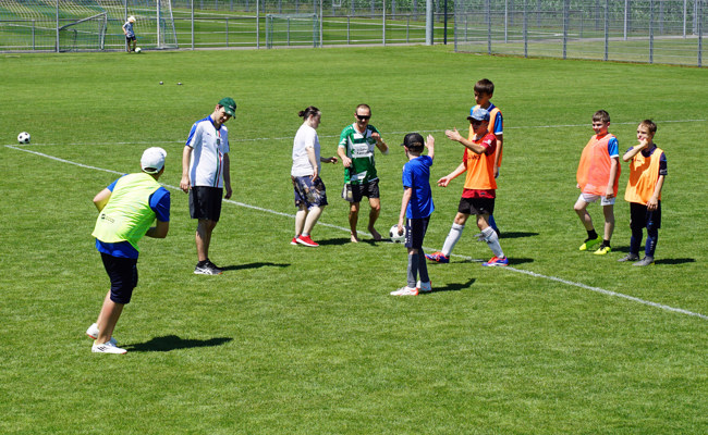 Fussball mit Freude und Fairness: Die Bilder vom Biene Fussballturnier