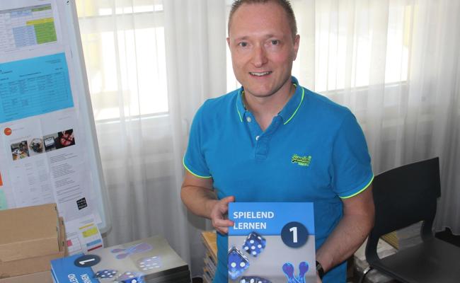 Schule dankt mit lehrreichem Geschenk