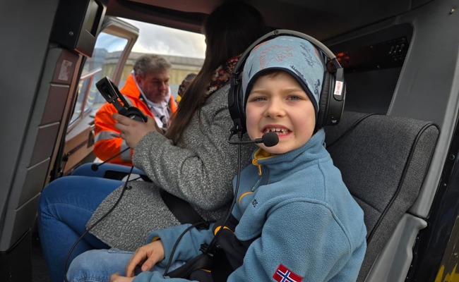 Rundflug über den Bodensee: Stiftung erfüllt Kind einen Herzenswunsch