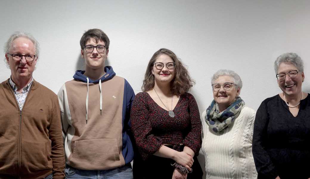 Die Jubilare und Neumitglieder (von links): Bernhard Loss, Trevor Broger, Erin Broger, Vreni Fessler und Béatrice Högger. 