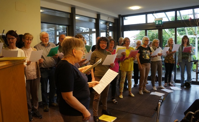 Kirchenchor besuchte das Verahus und gab ein Ständchen