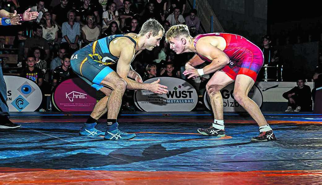 Janis Steiger (Rot) gab sein Saisondebüt für den RCOG.   Janis Steiger (Rot) gab sein Saisondebüt für den RCOG.