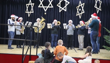 Musik und allerhand sorgfältig hergestellte Geschenkartikel am 20. Weihnachtsmarkt