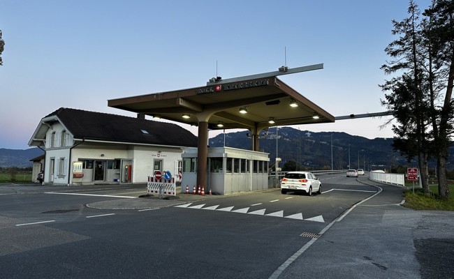 «So kann es nicht weitergehen»: SVP-Kantonsräte fordern zusätzliche Grenzkontrollen nach Gewalttat in Au