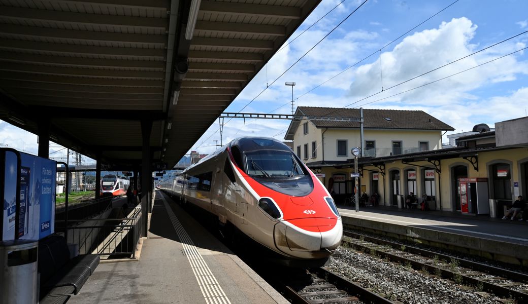 Nach einer Störung im Bahnverkehr fahren die Züge wieder