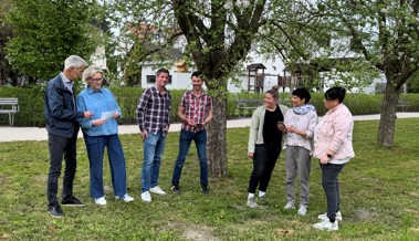 Detektiv-Trail durch die Gemeinde: familienfreundliche Rätseljagd mit Geschichte und Begegnung