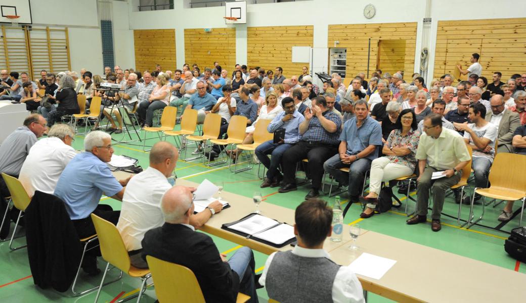 An die Informationsveranstaltung gestern im Amtacker kamen um die 210 Besucher – mehr als in Marbach jeweils an die Bürgerversammlung kommen.