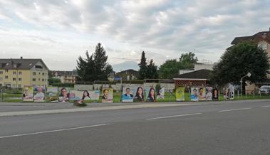 Plakatwald wegen Sichtbehinderung entfernt