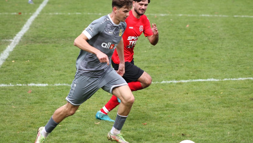 Silas Bechtiger (in Grau) ist als Stammkraft beim FC Heiden unverzichtbar. Silas Bechtiger (in Grau) ist als Stammkraft beim FC Heiden unverzichtbar.