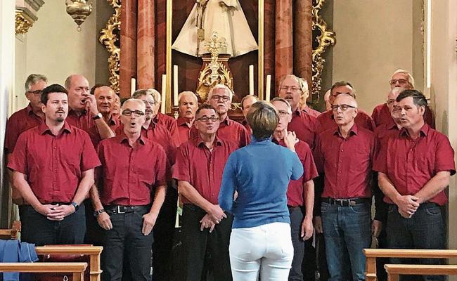 Der Männerchor auf «Frauenausflug»