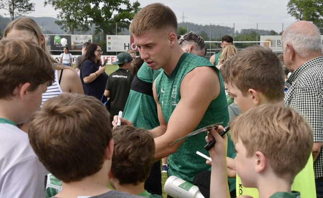Die Profis des FC St.Gallen kommen auf die Auer Tägeren