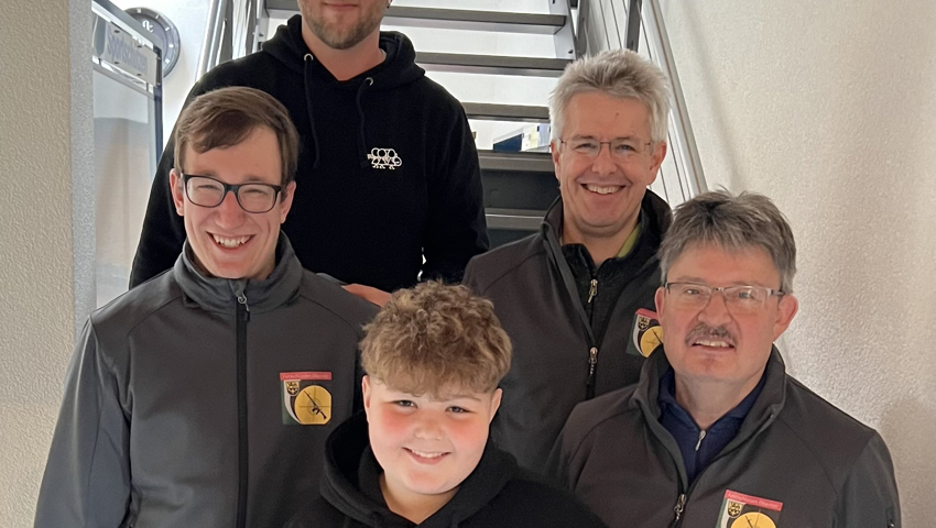 Die erfolgreichsten Oberrieter Schützen (vorn,v.l.): Fabrice Schmid, Louis Freitag, Bruno Streule; hinten (v.l.): Simon Graf und Peter Wagner Die erfolgreichsten Oberrieter Schützen (vorn,v.l.): Fabrice Schmid, Louis Freitag, Bruno Streule; hinten (v.l.): Simon Graf und Peter Wagner