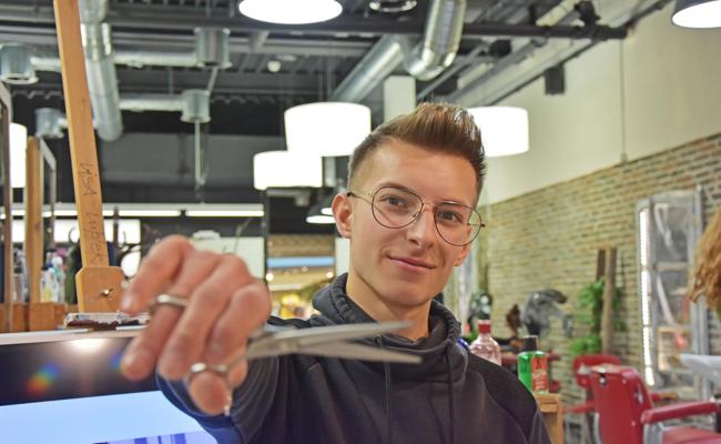 «Frauen die Haare schneiden kann ich sehr gut»