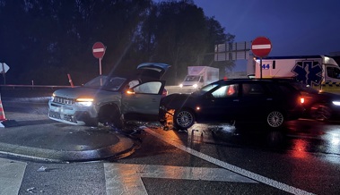 Unfall im Morgenverkehr: Ein Verletzter und Autos mit Totalschaden