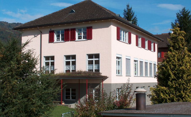 Der Schulrat plant zwei Neubauten und verbessert die Sicherheit auf dem Schulweg