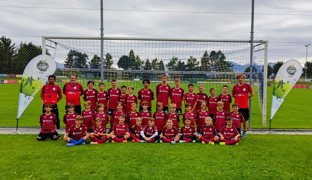 Gruppenfoto des Fussballcamps in Widnau