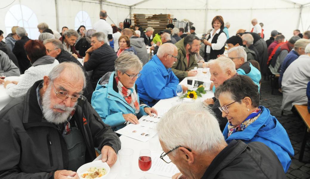 Das Festzelt war gut gefüllt.