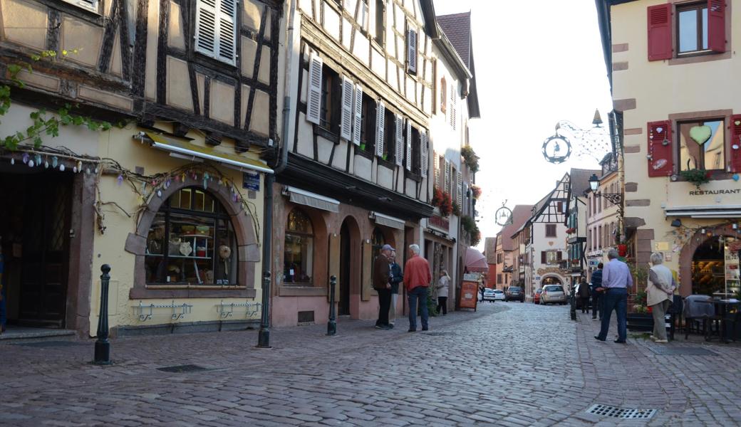 Eine Erkundung von Kaysersberg, eines von vielen liebevollen Dörfen auf der Elsässischen Weinstrasse. Eine Erkundung von Kaysersberg, eines von vielen liebevollen Dörfen auf der Elsässischen Weinstrasse.