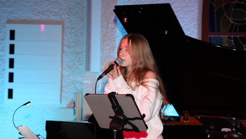 The Voice Kids Star Malou Alt aus Diepoldsau begeisterte mit Ihrer ausdrucksstarken Stimme.