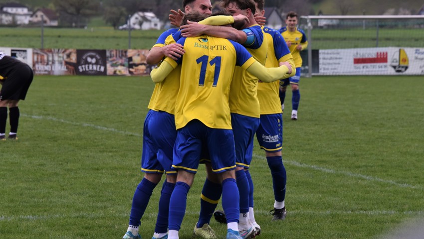 Au-Berneck konnte kurz vor der Pause das 2:1 bejubeln. Au-Berneck konnte kurz vor der Pause das 2:1 bejubeln.
