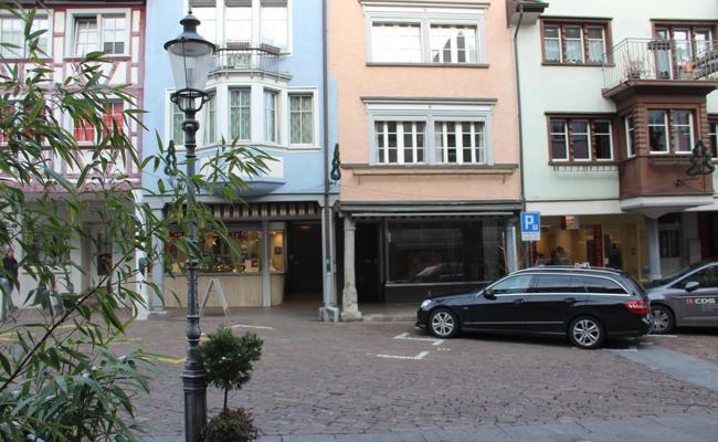 Wem gehört welches Haus?