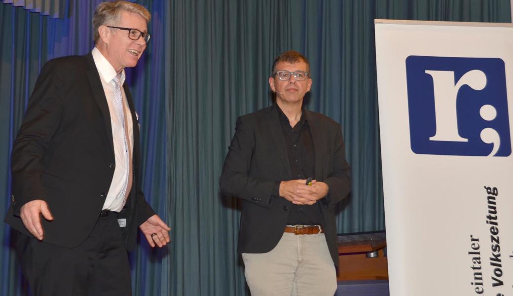 Urs Schneider (Verwaltungsratspräsident galledia group ag, links) und Medienwissenschaftler Matthias Zehnder aus Basel.