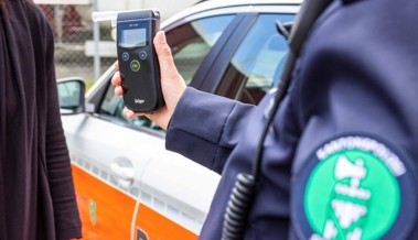 Fahrunfähig und alkoholisiert unterwegs: Zwei Personen wird der Führerausweis abgenommen