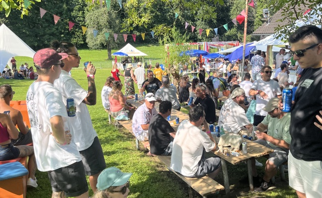 Daydance: Bunt in Husen ob Berneck, weiss beim Altstätter Torkel