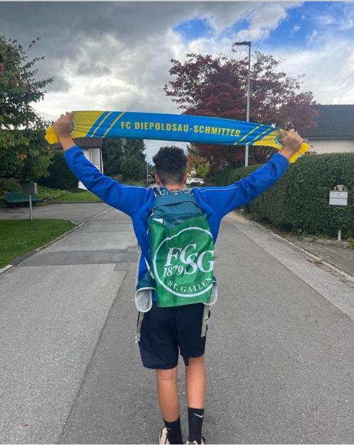 Von Diepoldsau nach Winterthur: Schüler läuft 89 Kilometer für den FC St. Gallen Von Diepoldsau nach Winterthur: Schüler läuft 89 Kilometer für den FC St. Gallen