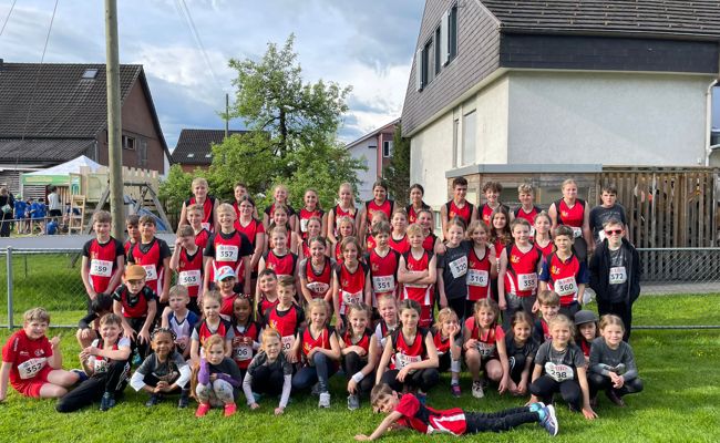 Jugi des STV trat am UBS Kids Cup und am Jugitag an
