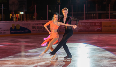 Volle Tribünen: In anderthalb Stunden von der Eiszeit ins Weltall