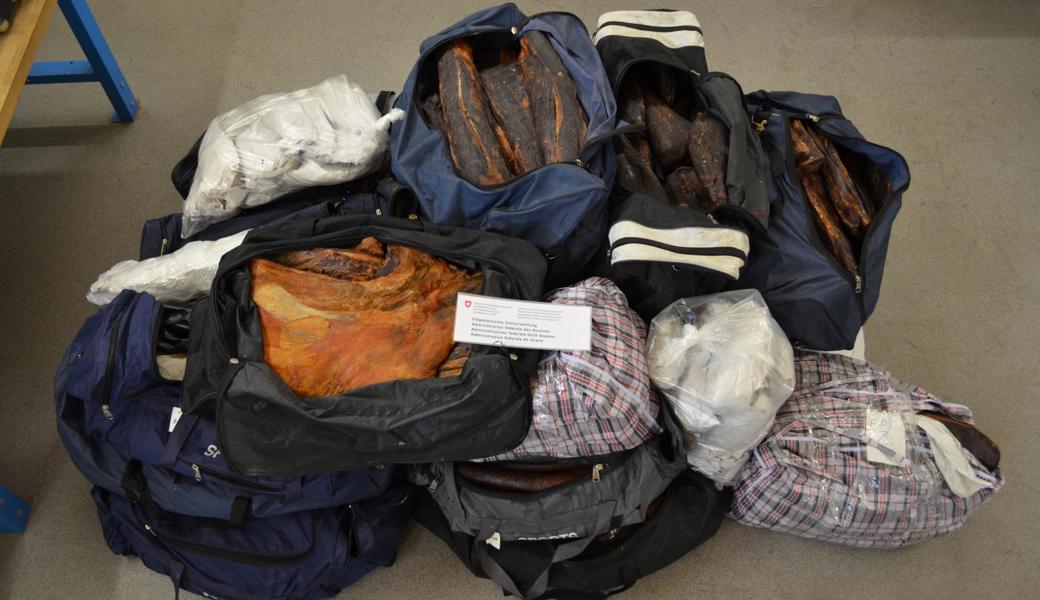 978 Kilo Fleischwaren wurden gefunden.