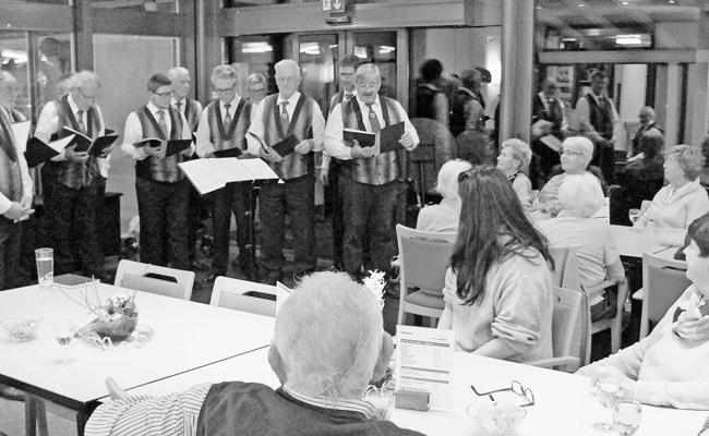 Männerchor erfreute «Verahus»-Bewohner