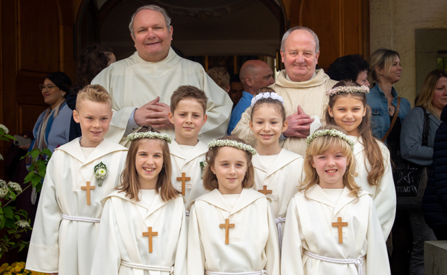 Erstkommunion zum Thema: «Mit Jesus Brücken bauen»