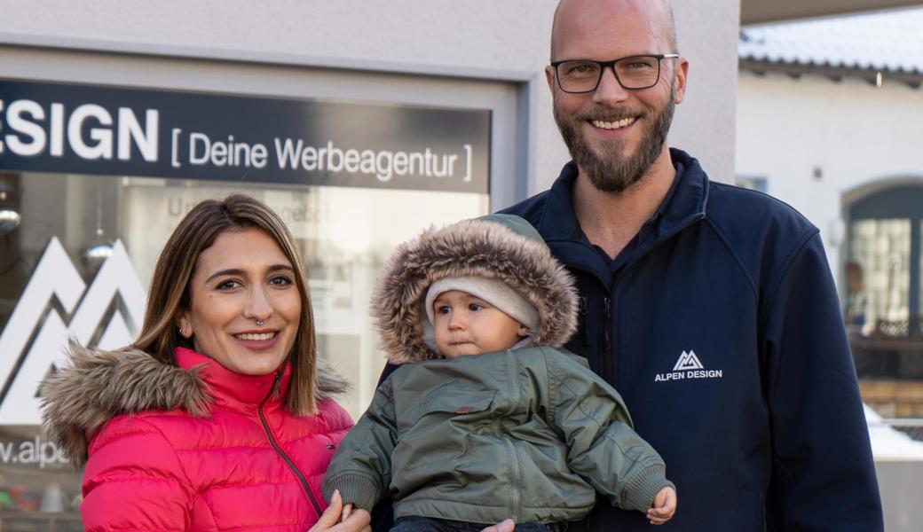 Glück im Coronajahr: Philip Schlegel mit Sohn Noé, der am 8. Mai auf die Welt kam, und Ehefrau Silena. Glück im Coronajahr: Philip Schlegel mit Sohn Noé, der am 8. Mai auf die Welt kam, und Ehefrau Silena.