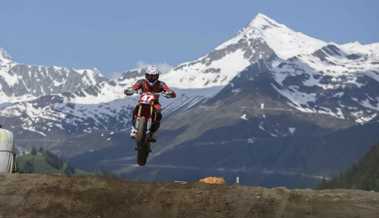 Supermoto in Ambri: Pascal Eugster fährt weit nach vorne, Simon Baumann verletzt sich bei Sturz