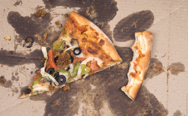 Käsereste, Fett und Salami: Warum Pizzakartons nicht in die Kartonsammlung gehören